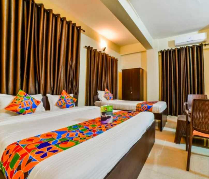 Capital O Bvh Hospitality Near Pvr Ansal Plaza Greater Noida Hotell Exteriör bild