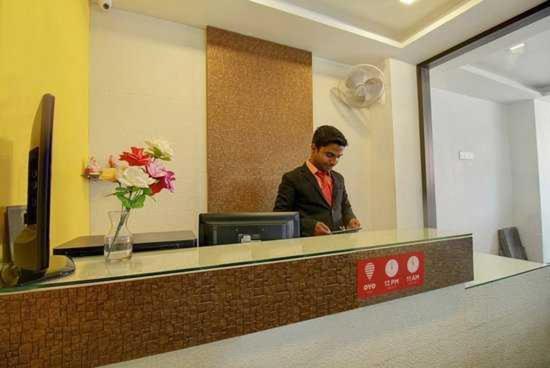 Capital O Bvh Hospitality Near Pvr Ansal Plaza Greater Noida Hotell Exteriör bild